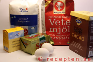 Alla ingredienser som ingår i kladdkaka Ingredienser till kladdkaka