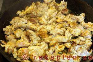 Så gör du Currykyckling steg 2.3 Currykyckling steg 2.3