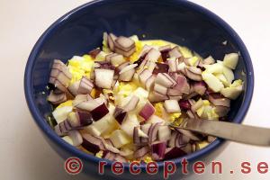 Laxfilé med ägg- och räkröra samt bakad potatis steg 6.2
