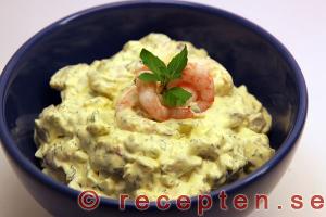 Laxfilé med ägg- och räkröra samt bakad potatis steg 8.2