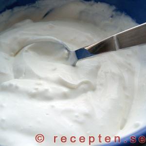 kall vitlökssås recept