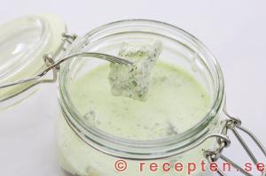 Recept på sill med kryddgrönt Sill med kryddgrönt
