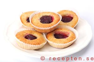 Enkla plommonmuffins