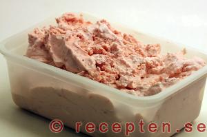 Frys glassen i en form frys glassen