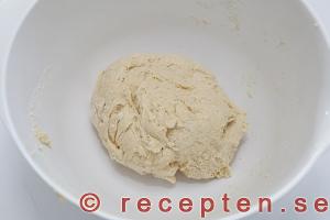 Så gör du steg 3.2 pizza med pizzadeg på bakpulver instruktion steg 3.2 pizza med pizzadeg på bakpulver
