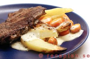 Biff med vitlökssås och ugnsstekt potatis