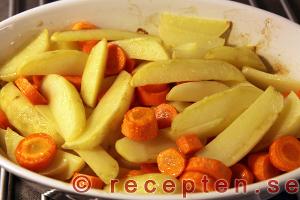 Biff med vitlökssås och ugnsstekt potatis steg 2