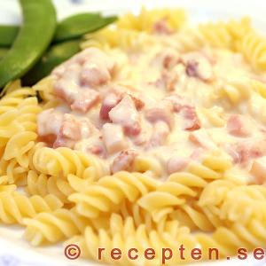 Pasta med skinks&aring;s