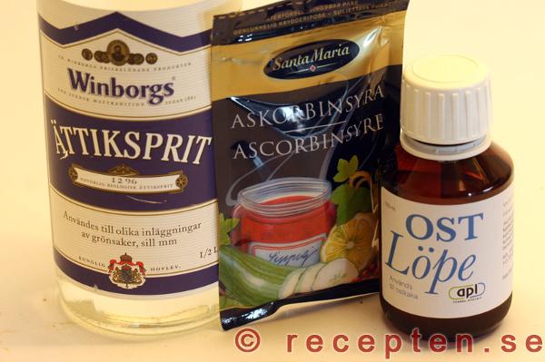 ättikssprit, askorbinsyra, ostlöpe