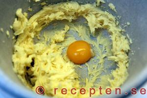 instruktion steg 11.1 drömtårta - drömrulltårta