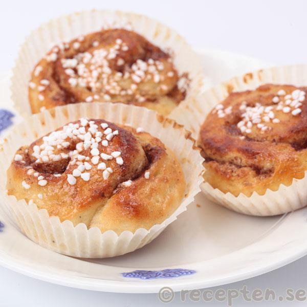 Nybakade kanelbullar Kanelbullar
