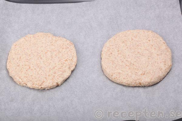 scones steg 4: platta ut degen till runda kakor