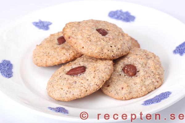 Glutenfria och laktosfria nötkakor nötkakor