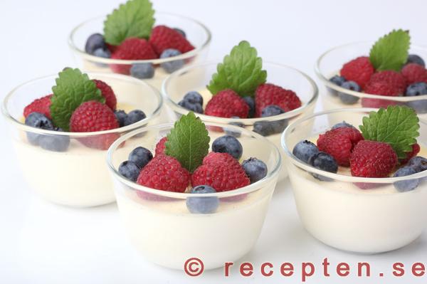 Panna cotta, den ljuvligt goda italienska efterrätten pannacotta
