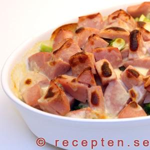 Krämig och god korvgratäng Korvgratäng