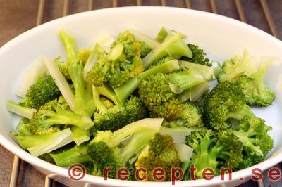kokt broccoli i ugnsform