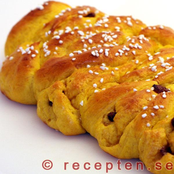 Flätor och längder av saffransbröd saffransbröd, längder och flätor