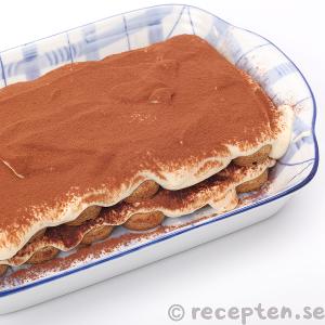 klassisk tiramisu, en italiensk efterrätt tiramisu