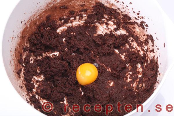 instruktion steg 4.1 chokladmarängtårta