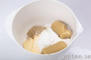 ingredienser till fyllningen i bunke