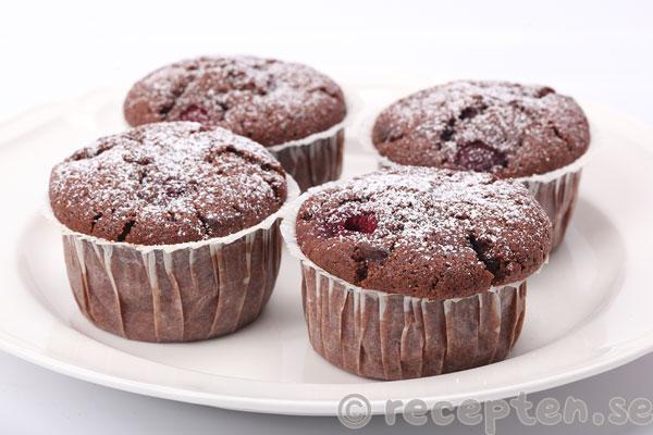 chokladmuffins med hallon steg 11: chokladmuffins med florsocker