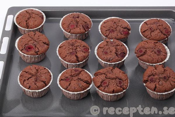 chokladmuffins med hallon steg 10: gräddade chokladmuffins