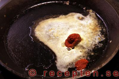 stek röd curry i smör