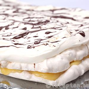 Marängtårta med citronkrämsfyllning Marängkrisptårta