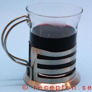 Klassisk enkel god glögg glögg serverad i glögg-glas