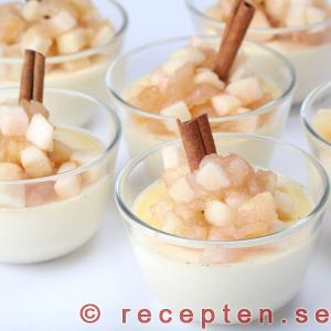 Pannacotta med äppeltopping pannacotta med äpple