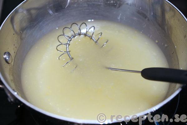 citronmarängpaj steg 10: blandat