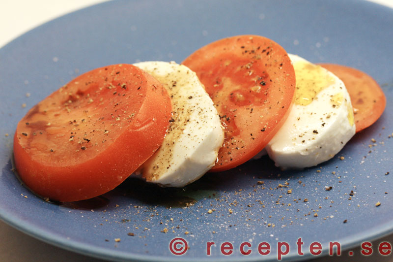 Mozzarella och tomater - Recept på förrätt 