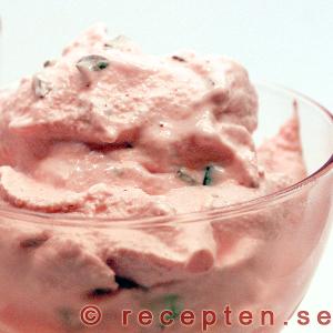 Tranbärsyoghurtglass tranbärsyoghurtglass