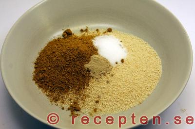 currypanerad rödspätta steg 3: kryddor och ströbröd