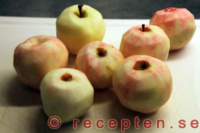äppeltosca steg 2: skalade äpplen