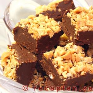 Chokladtryffel med jordnötter Chokladtryffel med jordnötter