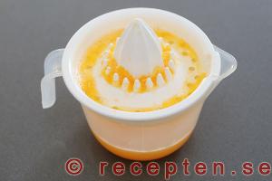 instruktion steg 2.2 apelsinpannacotta