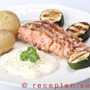 Jättegod Grillad lax som inte fastnar grillad lax