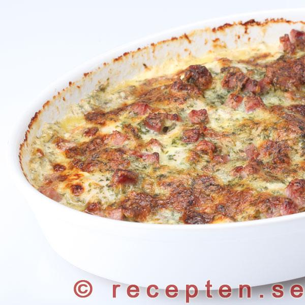 Recept på Kycklinggratäng med bacon och persilja kycklinggratäng med bacon och persilja