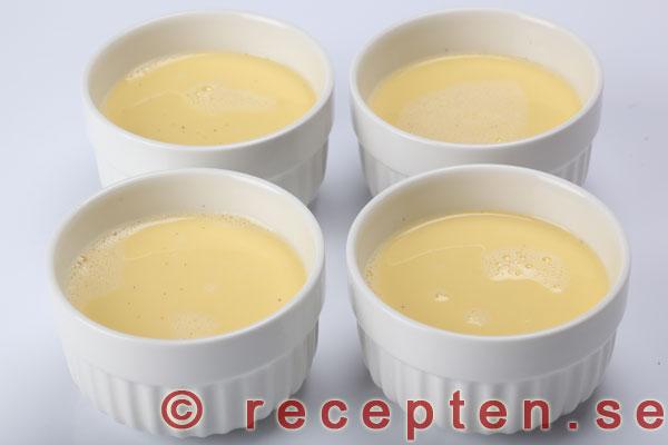 crème brûlée-blandning i portionsformar