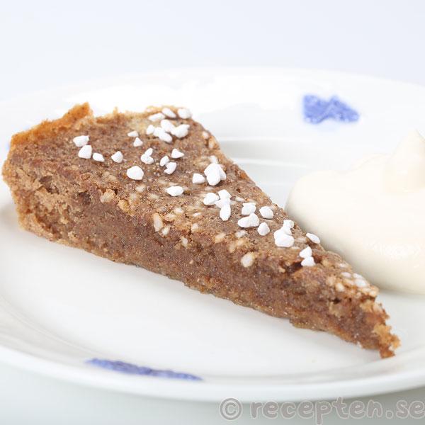 En bit kanelbullekladdkaka kanelbullekladdkaka
