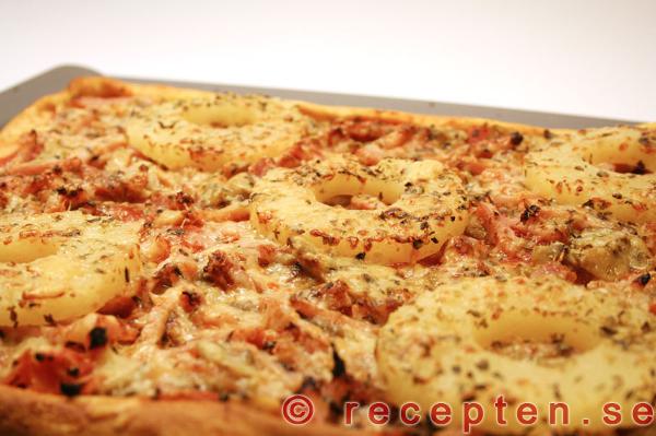 God pizza på pizzadeg med bakpulver Pizza