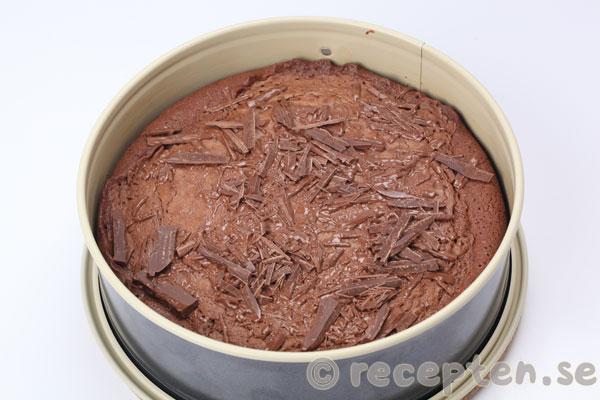 chokladen smälter på varma kakan