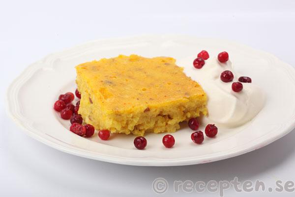 saffranspannkaka serverad