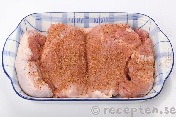 helstekt urbenad hel kyckling steg 1: grillkryddad kyckling