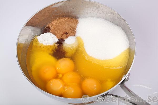 budapestkladdkaka steg 5: ingredienser i kastrullen