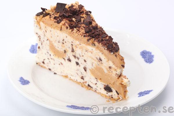 chokladcheesecake med kolasås steg 17: en tårtbit