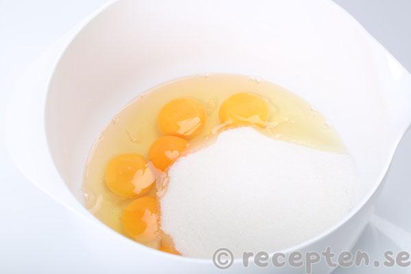 havretoscarutor steg 3: ägg och strösocker