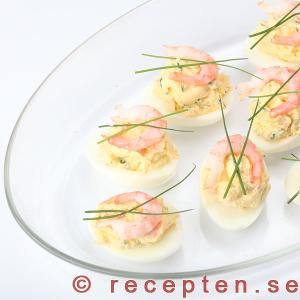 Räk- och pepparrotsfyllda ägg Räk- och pepparrotsfyllda ägg